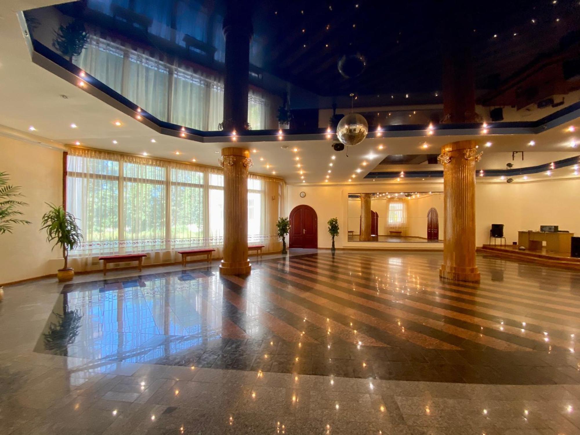 Санаторій Червона Калина Zhobryn Exterior foto